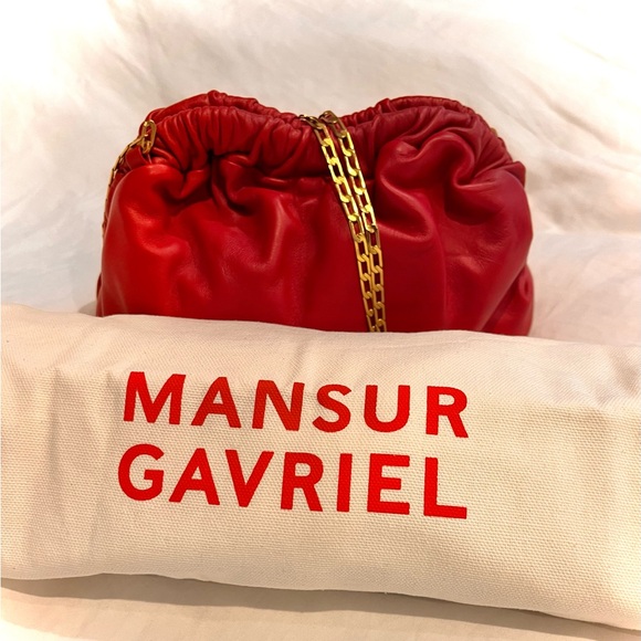 ✨ LIKE NEW MANSUR GAVRIEL CHAIN MINI CLOUD CLUTCH ✨ - Picture 2 of 8